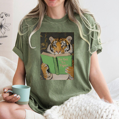 Pagewings Motivational Tiger Reading Unisex Washed T-shirt