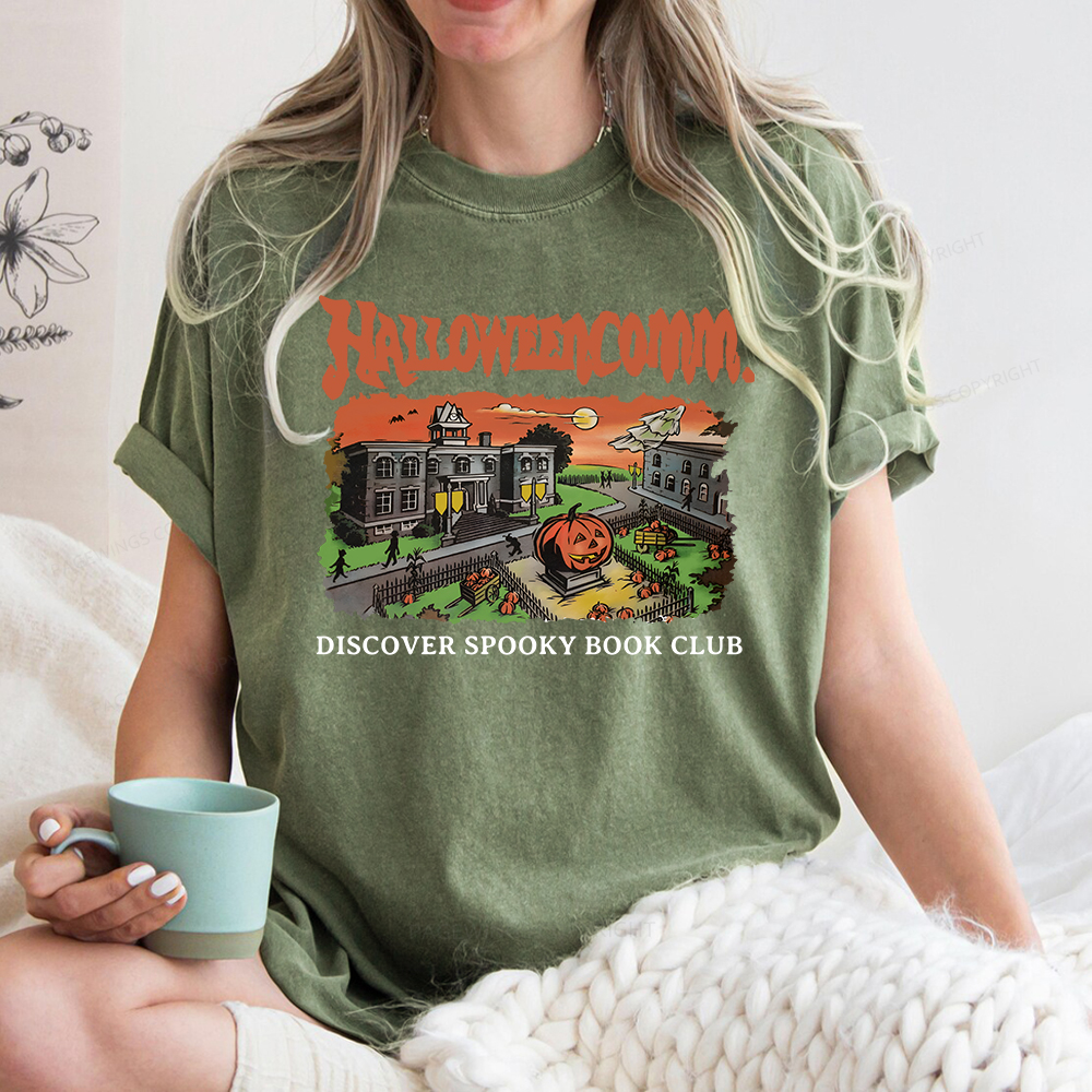 Pagewings HalloweenComm. Spooky Book Club Unisex Washed T-shirt
