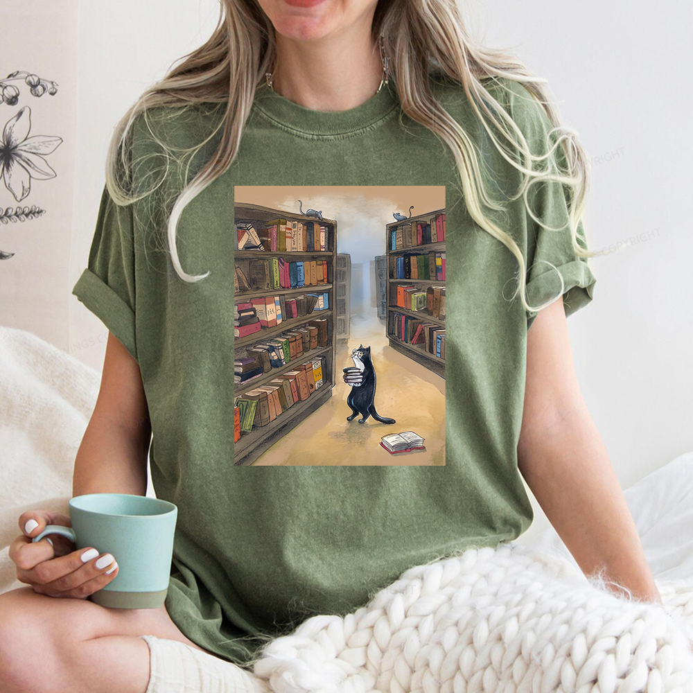 Pagewings Cat Lost In The Library Unisex Washed T-shirt