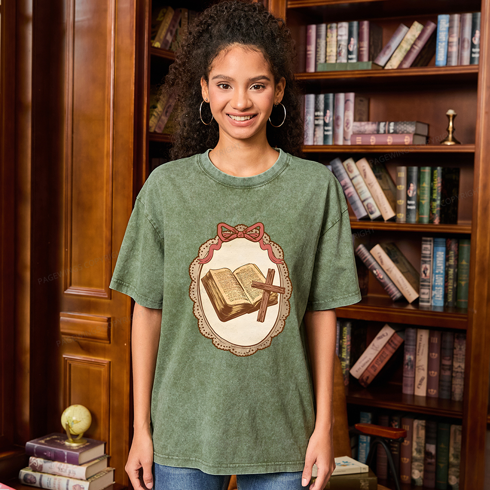 Pagewings Vintage Book Unisex Washed T-shirt