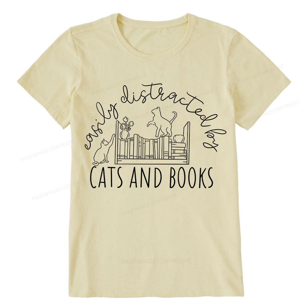 Pagewing Cute Cats And Books Unisex Classic T-shirt
