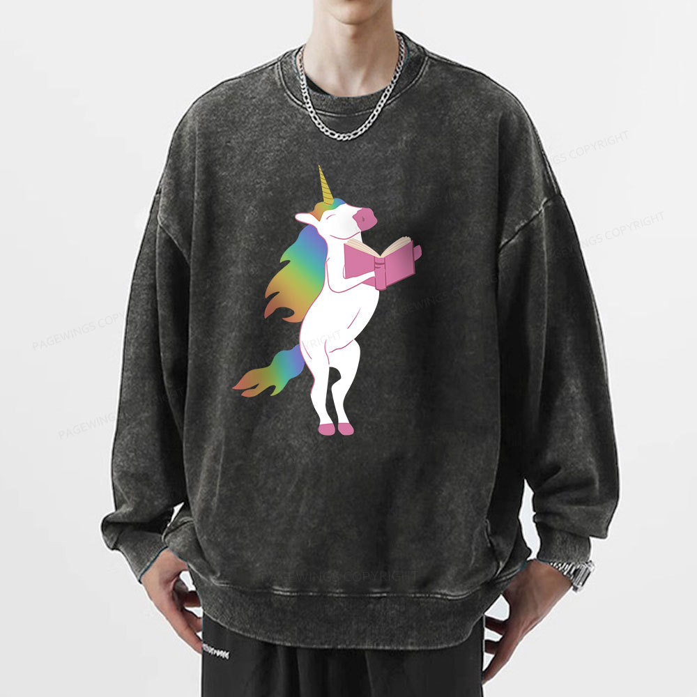 Pagewings Beautiful Unicorn Reading Books on Women's Cropped Unisex Washed Sweatshirt