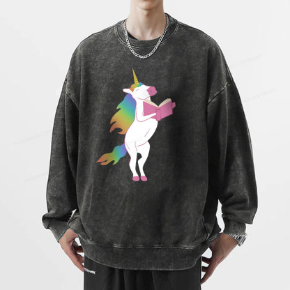 Pagewings Beautiful Unicorn Reading Books on Women's Cropped Unisex Washed Sweatshirt