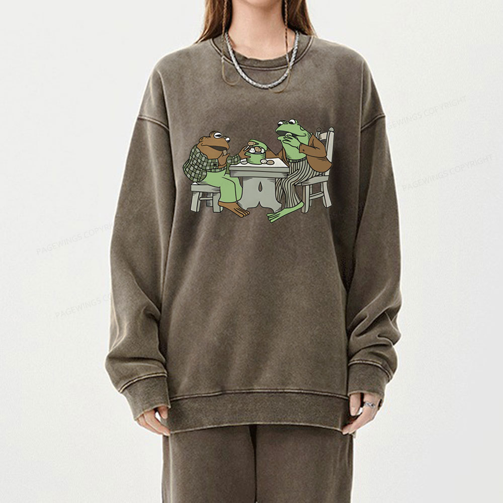 Pagewings frog & toad eat cookies Unisex Washed Sweatshirt