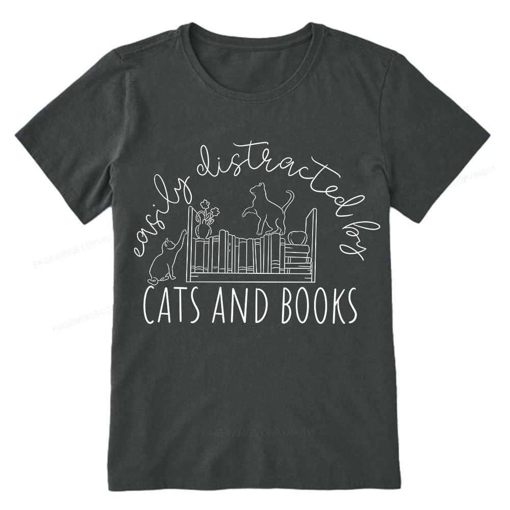 Pagewing Cute Cats And Books Unisex Classic T-shirt