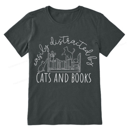 Pagewing Cute Cats And Books Unisex Classic T-shirt