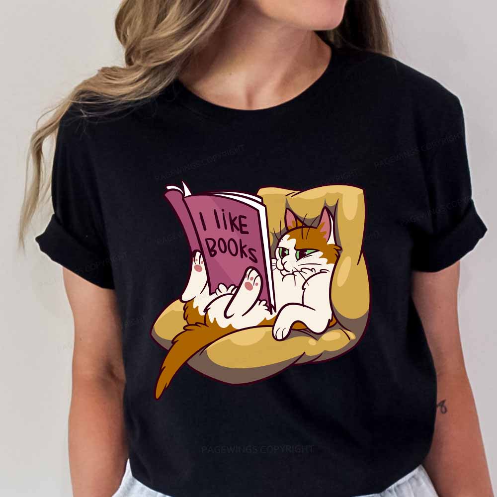 Pagewings A Cat That Likes Reading Books Unisex Classic T-shirt