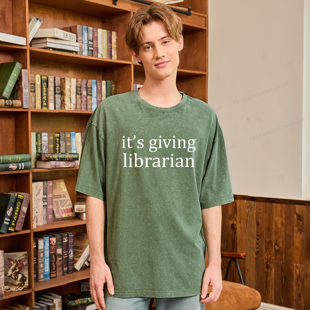 Pagewings It's Giving Librarian Unisex Washed T-shirt