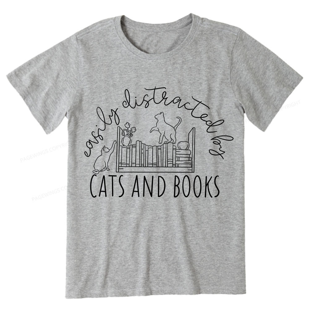Pagewing Cute Cats And Books Unisex Classic T-shirt