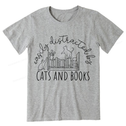 Pagewing Cute Cats And Books Unisex Classic T-shirt