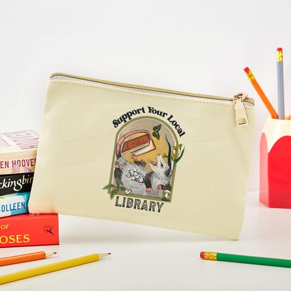 Pagewings Library Readers Make Leaders Jersey Short Sleeve Tee Pouch