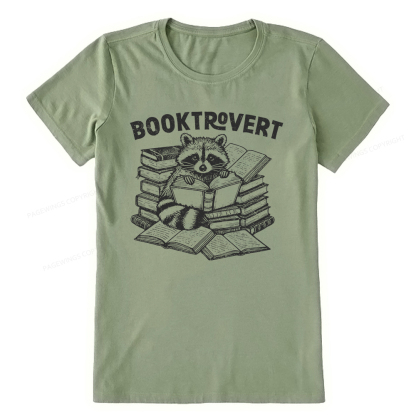 Pagewings A Raccoon Reading Seriously Unisex Classic T-shirt