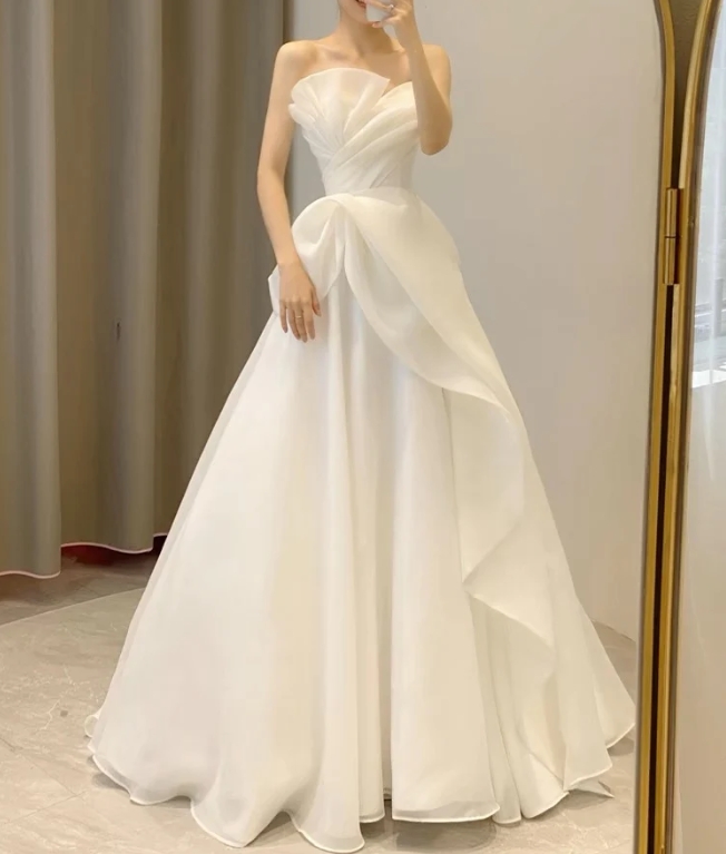 Strapless A Line White Chiffon Wedding Dress