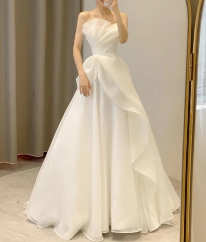 Strapless A Line White Chiffon Wedding Dress