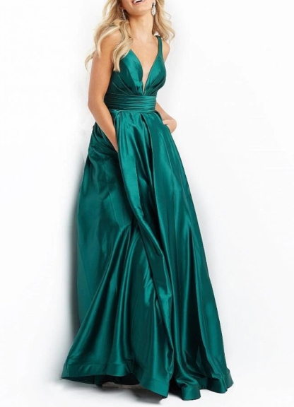 The Emerald Plume V Long A-line Dress Is A Formal Prom Dress Suitable For Evening Dresses