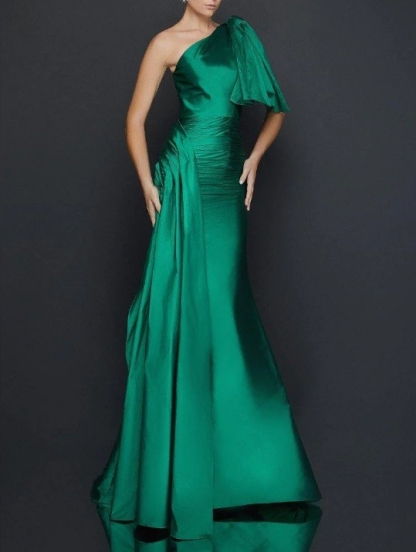Stunning Hunter Green One Shedder With Attached Train Tail Style Long Prom Dress
