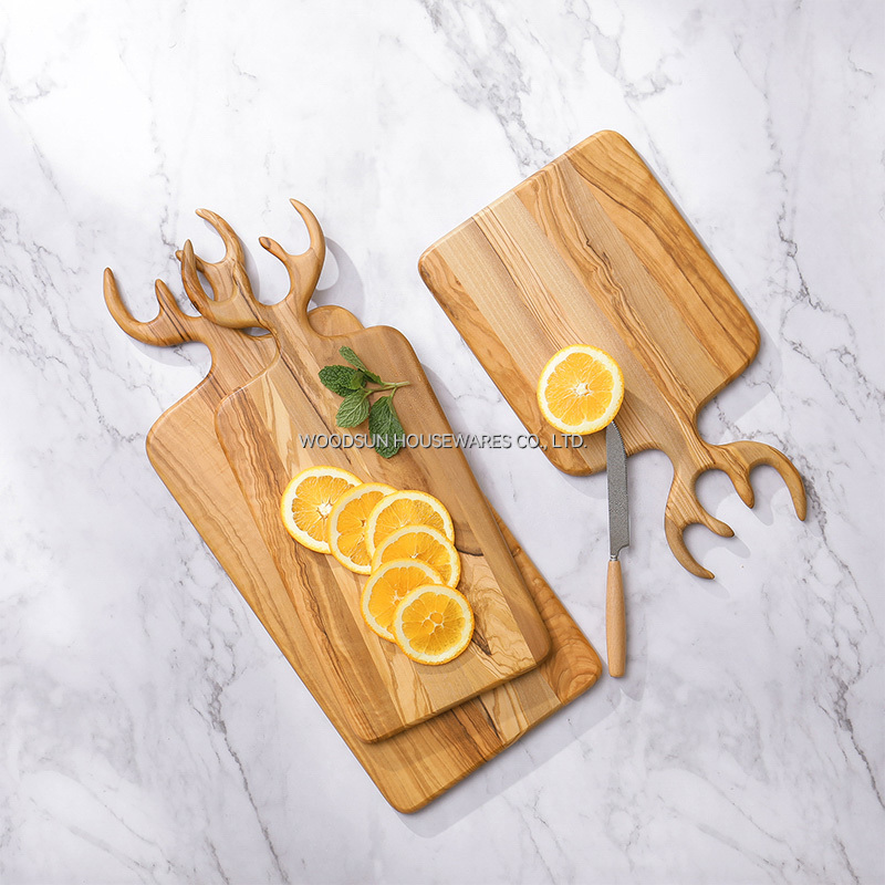 Woodsun Factory Wood Cutting Board With Deer Head Design