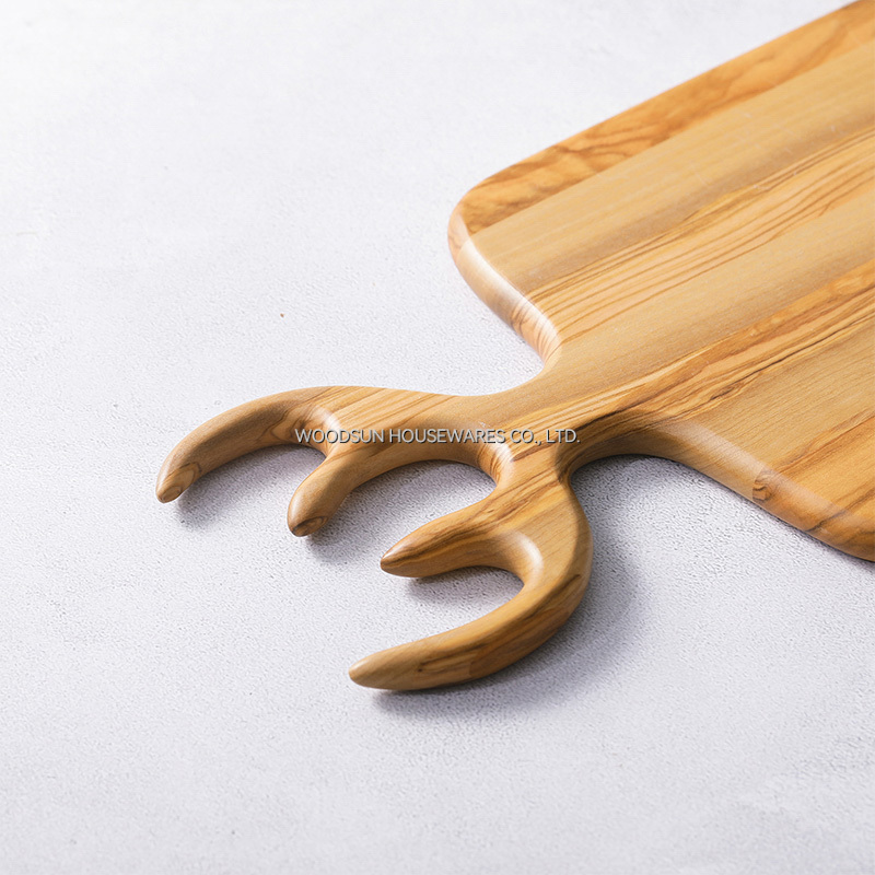 Woodsun Factory Wood Cutting Board With Deer Head Design