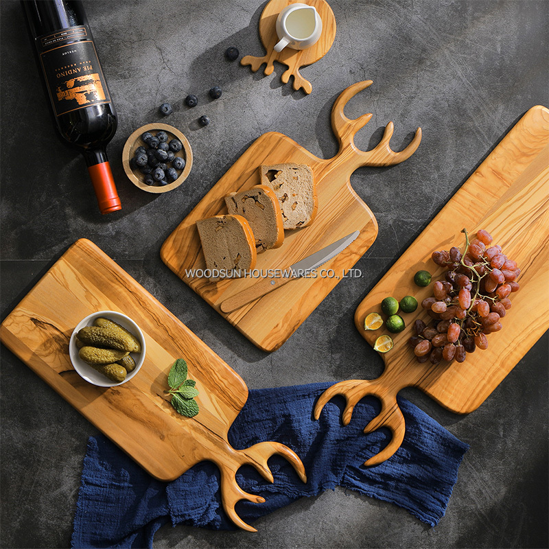 Woodsun Factory Wood Cutting Board With Deer Head Design