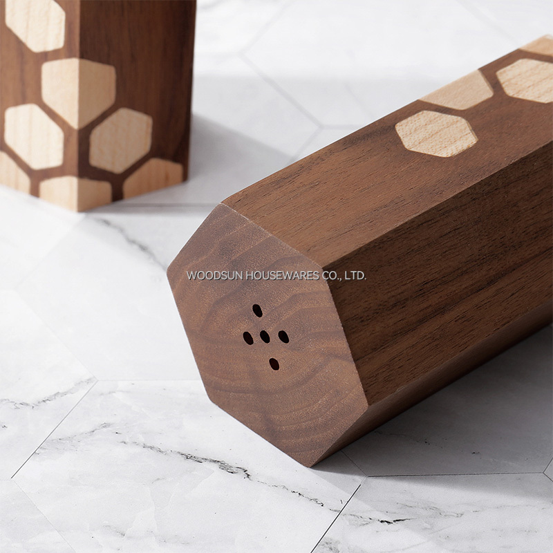 Woodsun Spice Tools Pepper Salt Shaker