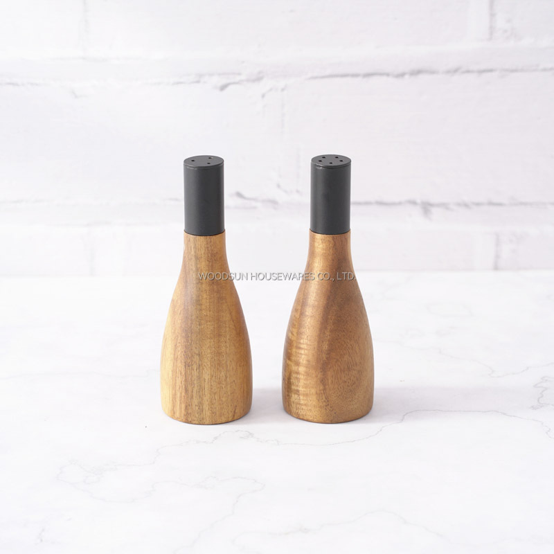 WOODSUN Customization Porcelain Salt And Pepper Shakers