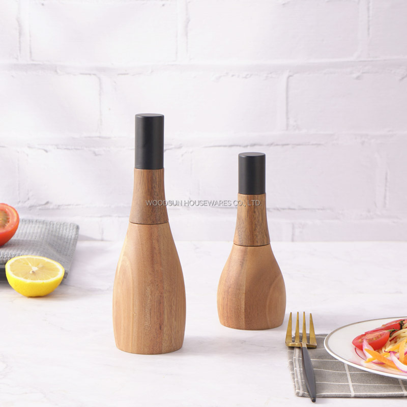 Woodsun Modern Wooden Manual Pepper And Salt Grinder