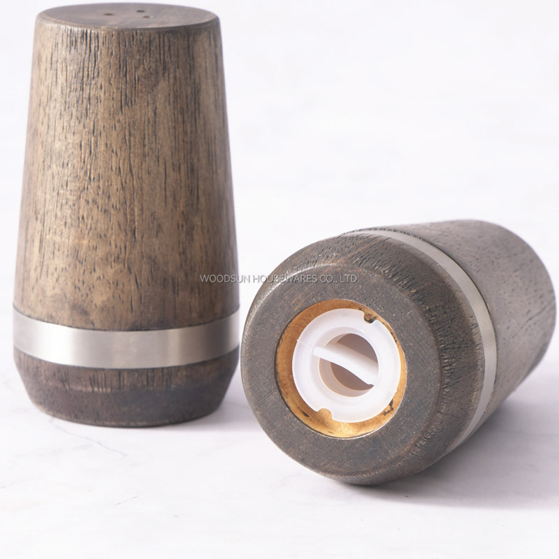 Manufacturer Customized Commercial Salt Shaker Wood Salt And Pepper Shaker