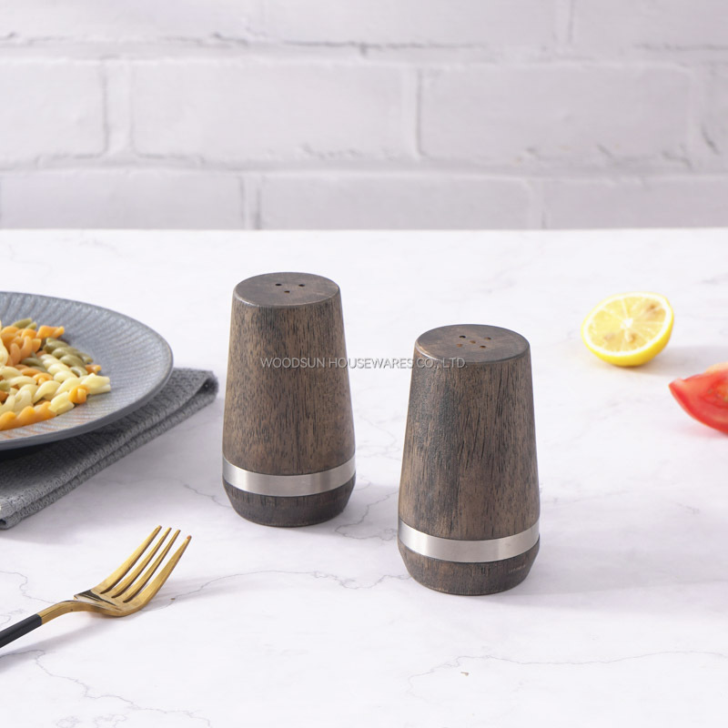 Manufacturer Customized Commercial Salt Shaker Wood Salt And Pepper Shaker