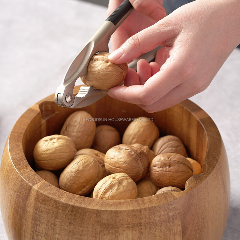 Woodsun Walnut Bowl with Cracker