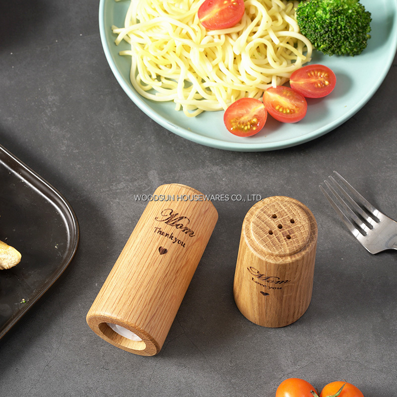 Woodsun Custom Rubber Wood Silicone Spice Salt Shaker Round