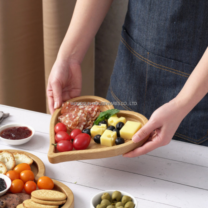 Woodsun Mother's Day Gift Heart Shaped Breakfast Tray Wooden Plates for Restaurants