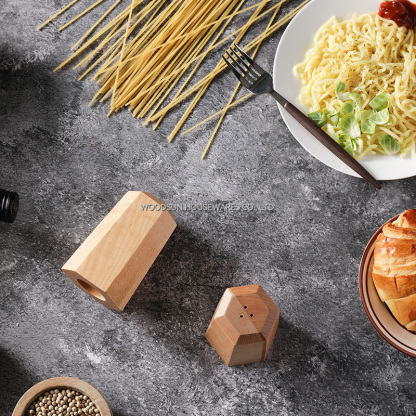 Woodsun Custom Birch Wood Spice Jar Salt and Pepper Shaker