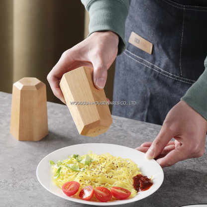 Woodsun Custom Birch Wood Spice Jar Salt and Pepper Shaker