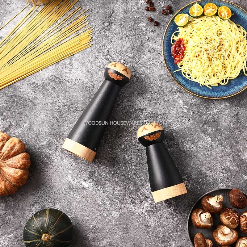 Woodsun Halloween Rubber Wooden Salt and Pepper Manual Grinders Mill Wood for Halloween