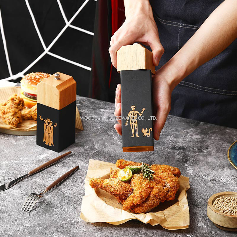 Woodsun Halloween Rubber Wood Set of Wood Manual Salt and Pepper Mill Grinder 2 in 1