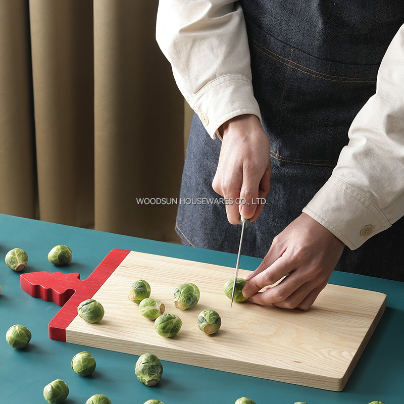 Woodsun Christmas Tree Design Custom Kitchen Wood Cutting Board Set Utensils 2026