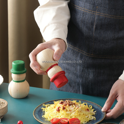 Woodsun Christmas Series Salt and Pepper Shaker Metal Wedding
