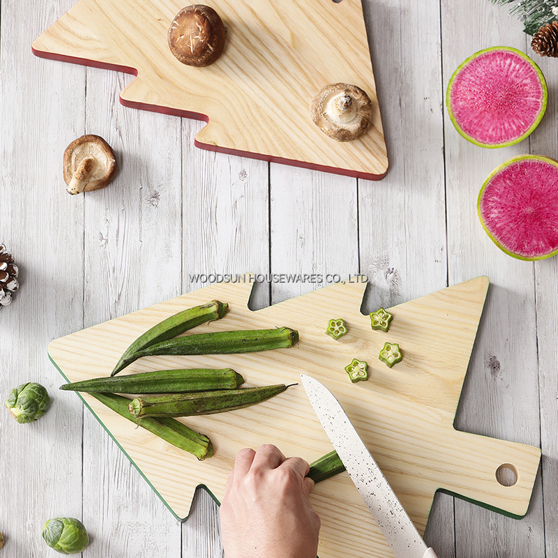 Woodsun 2025 Christmas Tree Shape Ash Rubber Wood New Design Kitchen Cutting Board