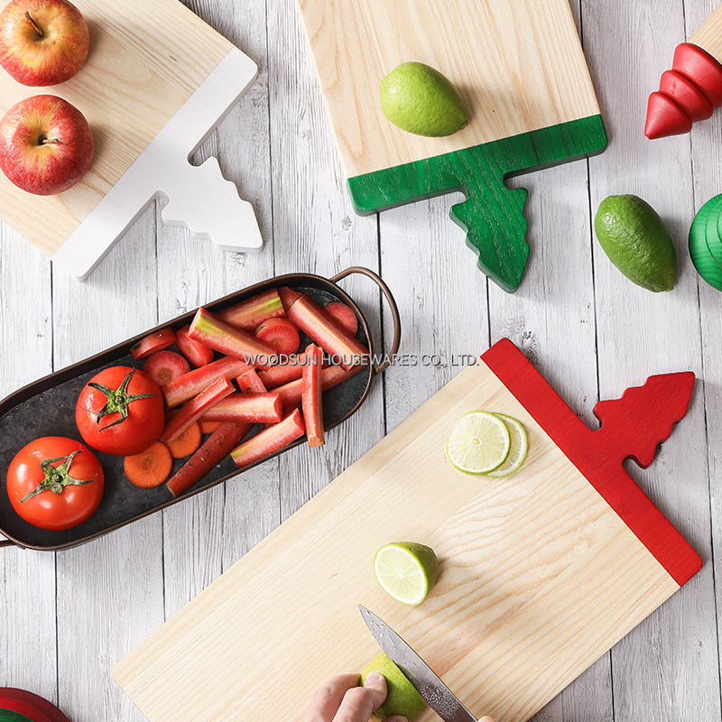 Woodsun Christmas Tree Design Custom Kitchen Wood Cutting Board Set Utensils 2026