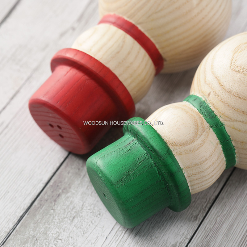 Woodsun Christmas Series Salt and Pepper Shaker Metal Wedding