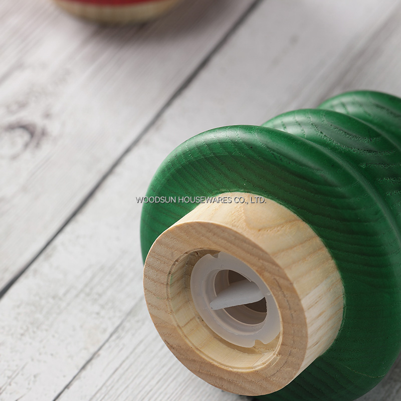 WOODSUN Christmas Tree Series Set of 2 Salt Shaker Pepper Shaker