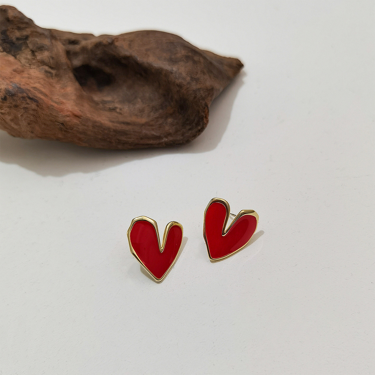 RETRO FALL IN LOVE EARRING