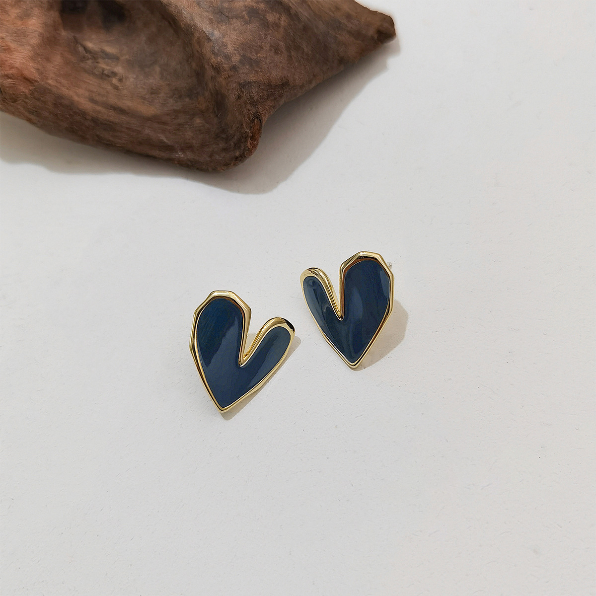 RETRO FALL IN LOVE EARRING