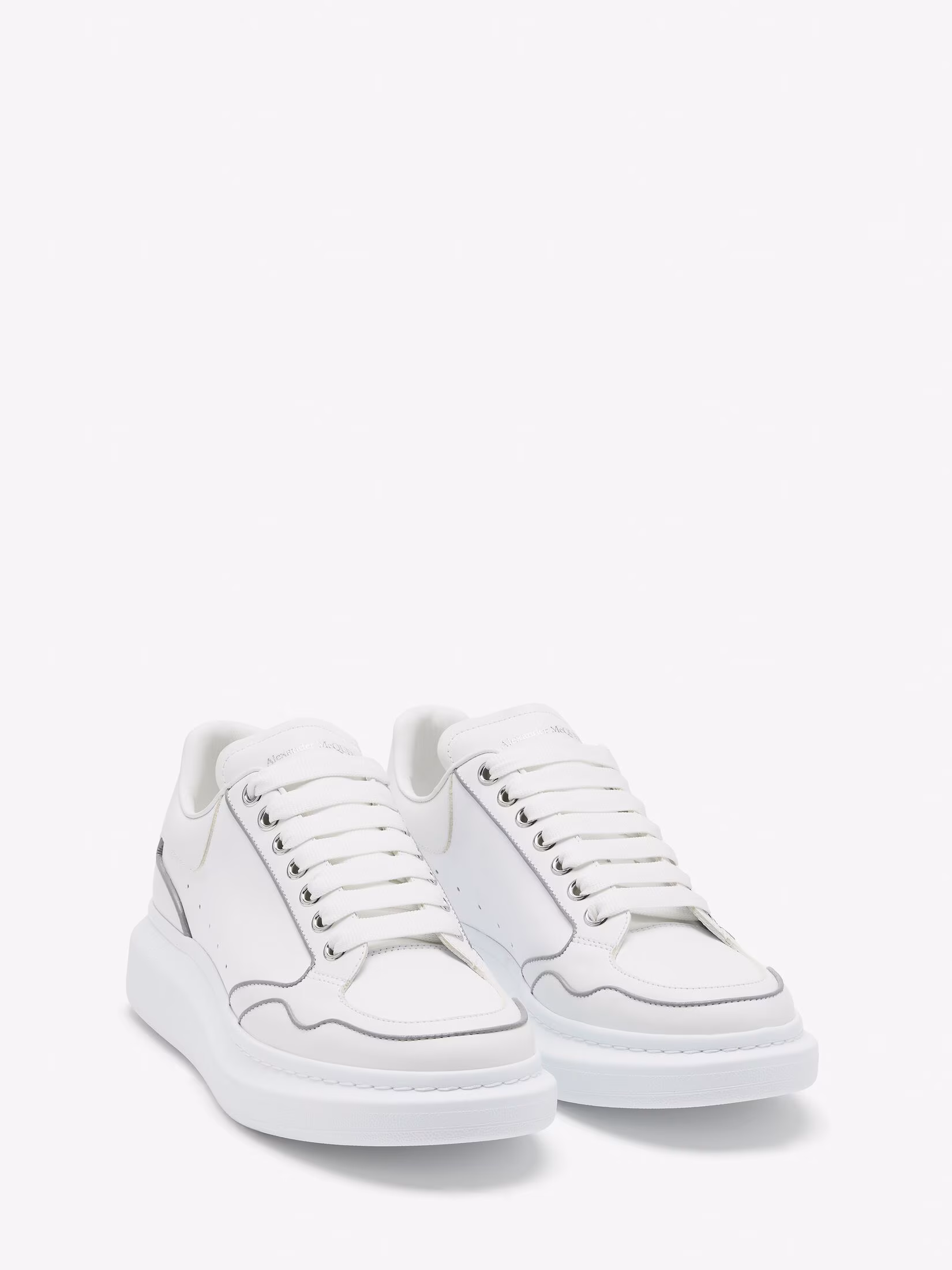 Men's Oversized Sneaker in White/silver