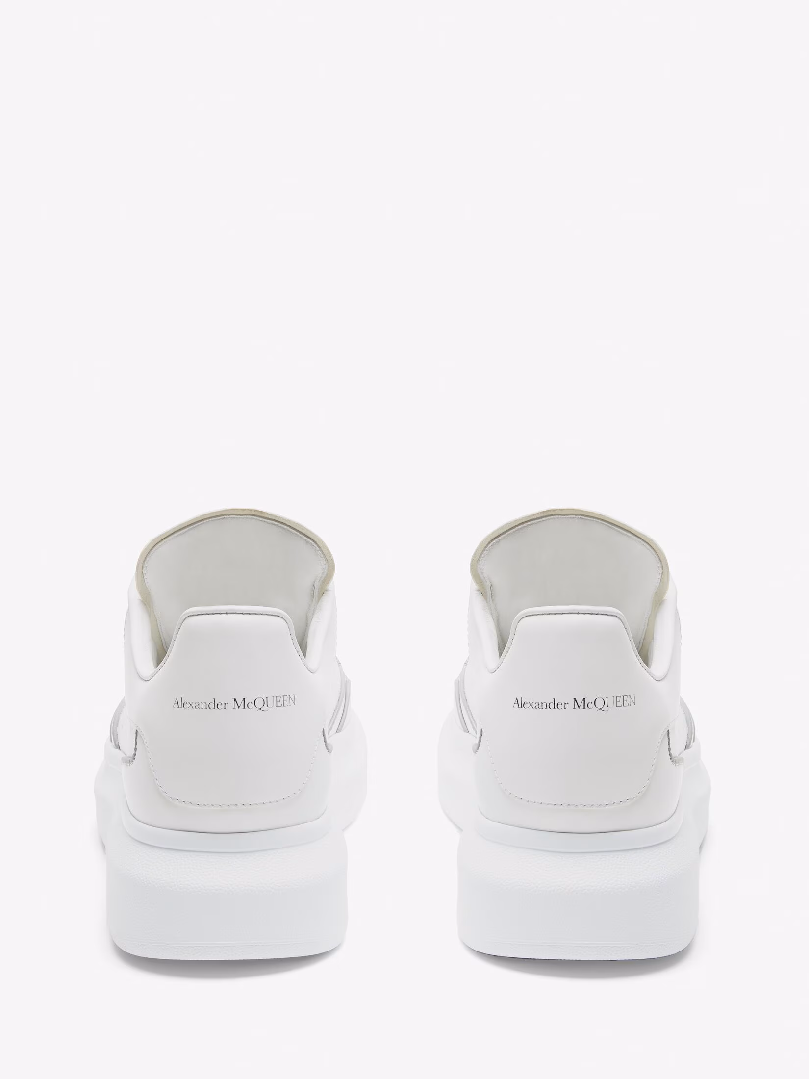 Men's Oversized Sneaker in White/silver