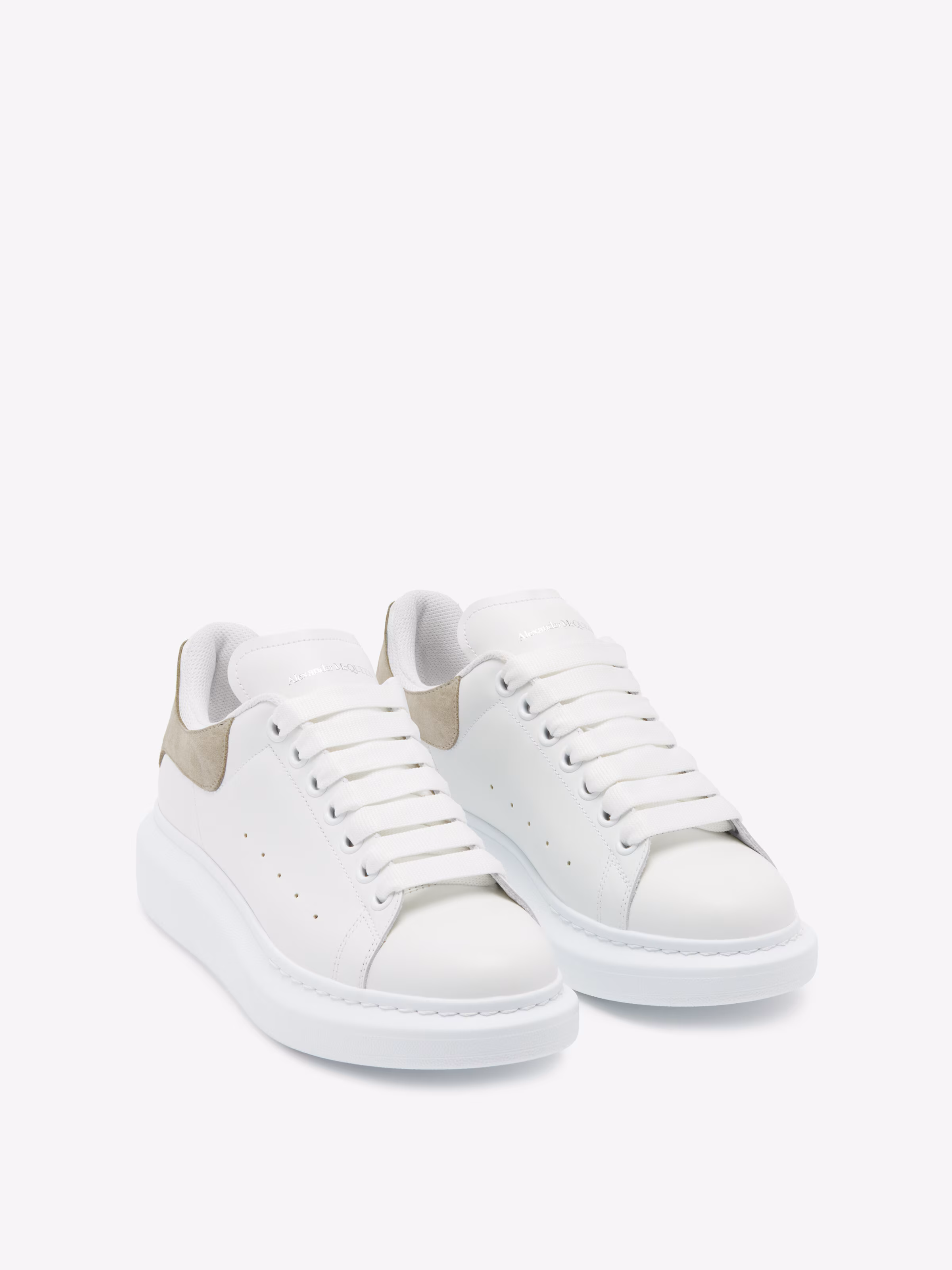 Oversized Sneaker in White/beige