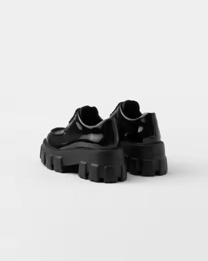 Monolith patent leather lace-up shoes