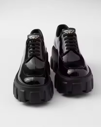 Monolith patent leather lace-up shoes