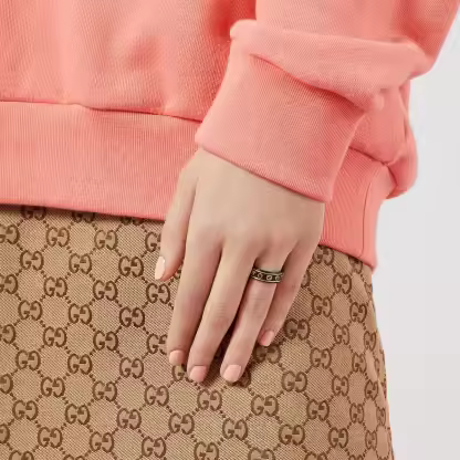 Icon ring with gemstones