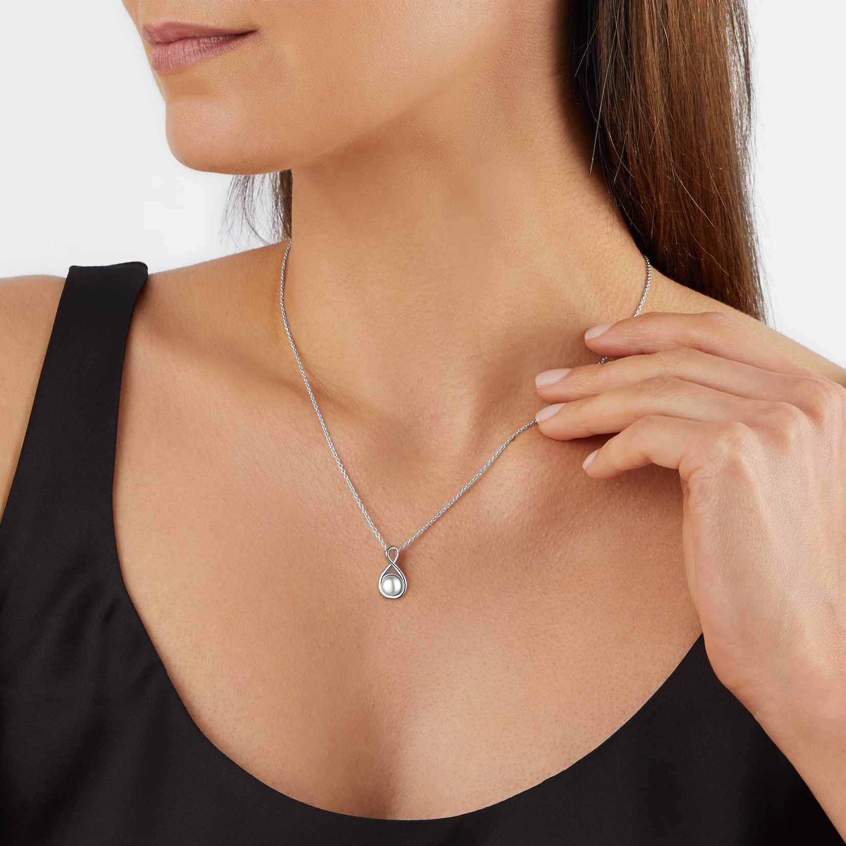 Sterling Silver Infinity Pearl Necklaces for Women MODEL